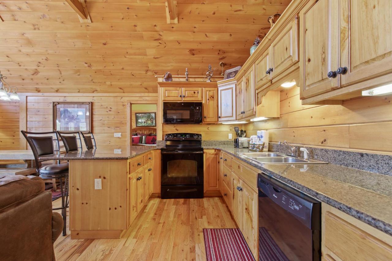 Above The Clouds, 4 Bedrooms, Pool Access, Private, Gaming, Sleeps 16 Gatlinburg Buitenkant foto