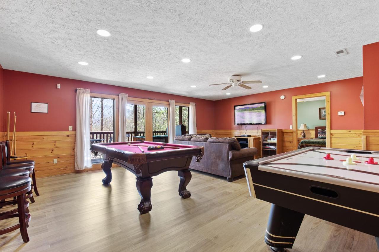 Above The Clouds, 4 Bedrooms, Pool Access, Private, Gaming, Sleeps 16 Gatlinburg Buitenkant foto
