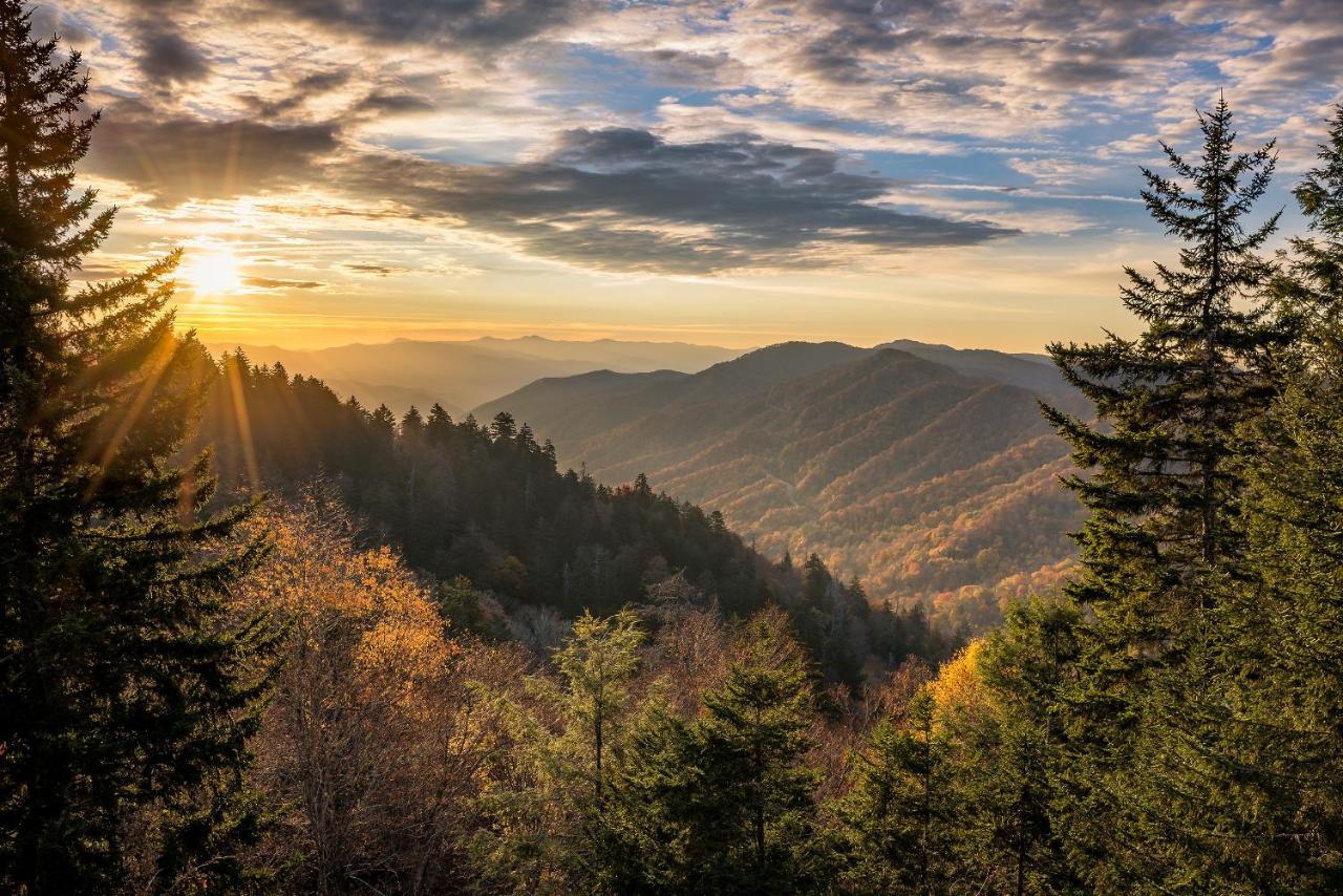 Above The Clouds, 4 Bedrooms, Pool Access, Private, Gaming, Sleeps 16 Gatlinburg Buitenkant foto