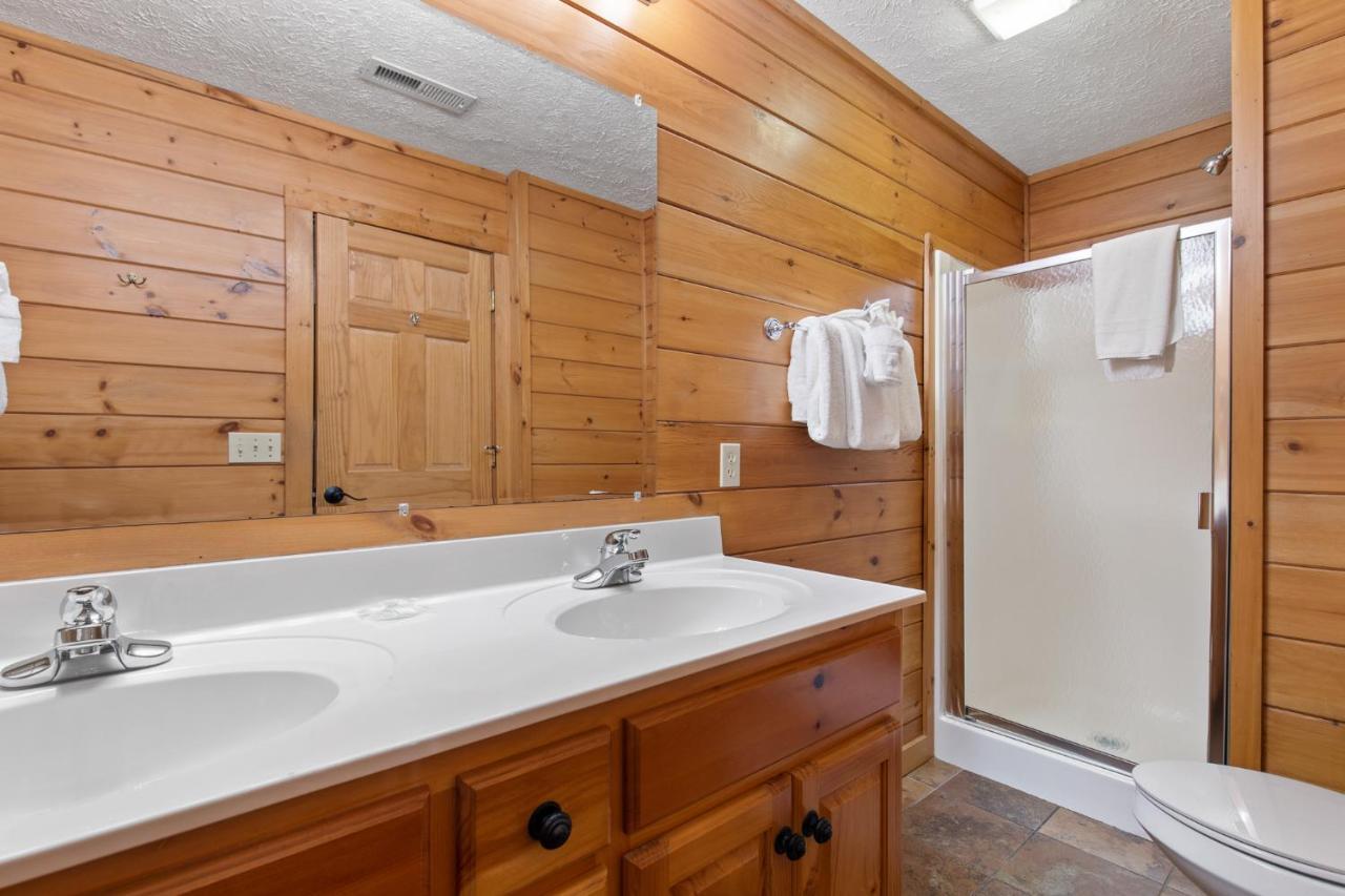 Above The Clouds, 4 Bedrooms, Pool Access, Private, Gaming, Sleeps 16 Gatlinburg Buitenkant foto